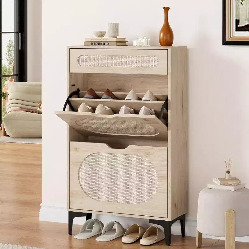 Meuble à chaussures en rotin et chêne, rangement à chaussures à 3 niveaux avec 2 tiroirs basculants et 1 tiroir coulissant, étagère réglable, organisateur étroit pour entrée