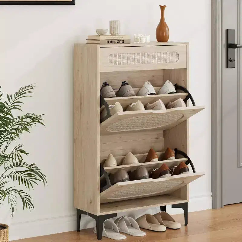 Meuble à chaussures en rotin et chêne, rangement à chaussures à 3 niveaux avec 2 tiroirs basculants et 1 tiroir coulissant, étagère réglable, organisateur étroit pour entrée