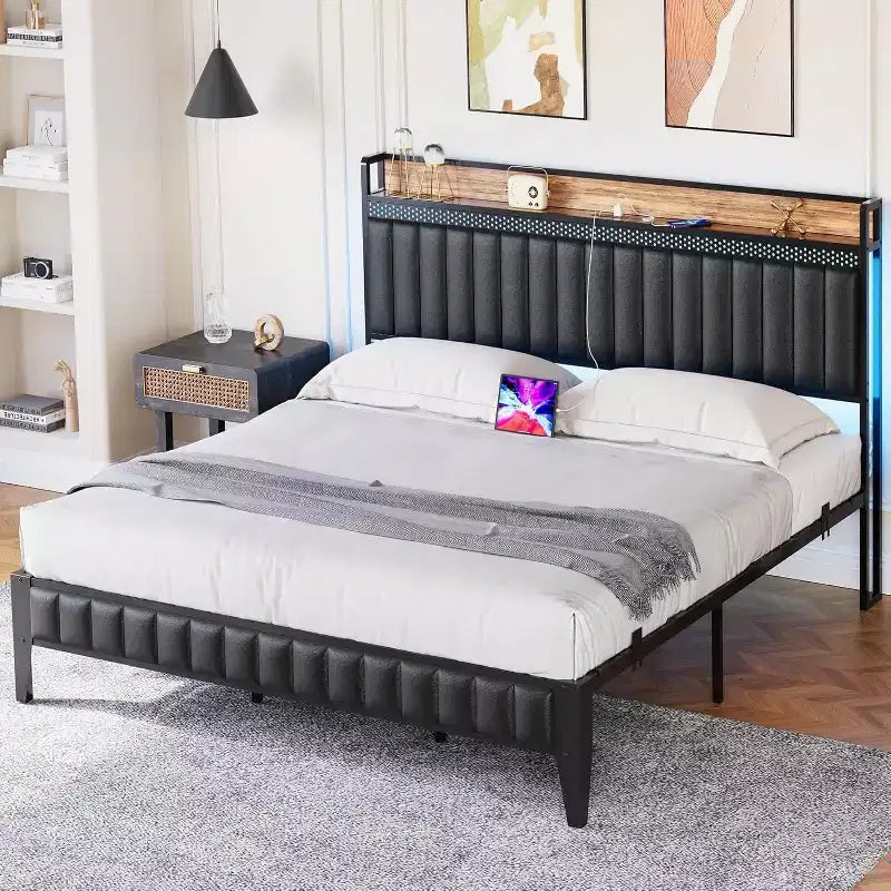 Lit moderne XBT à LED 1 pièce - Tête de lit en PU avec station de recharge, lumières RVB et rangement, cadre en métal sans sommier