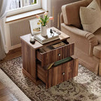 Table de chevet cannelée moderne, petite table de chevet de 61 cm avec 2 tiroirs, petite armoire de rangement d'appoint, table d'appoint à base incurvée et stable