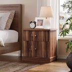 Table de chevet cannelée moderne, petite table de chevet de 61 cm avec 2 tiroirs, petite armoire de rangement d'appoint, table d'appoint à base incurvée et stable